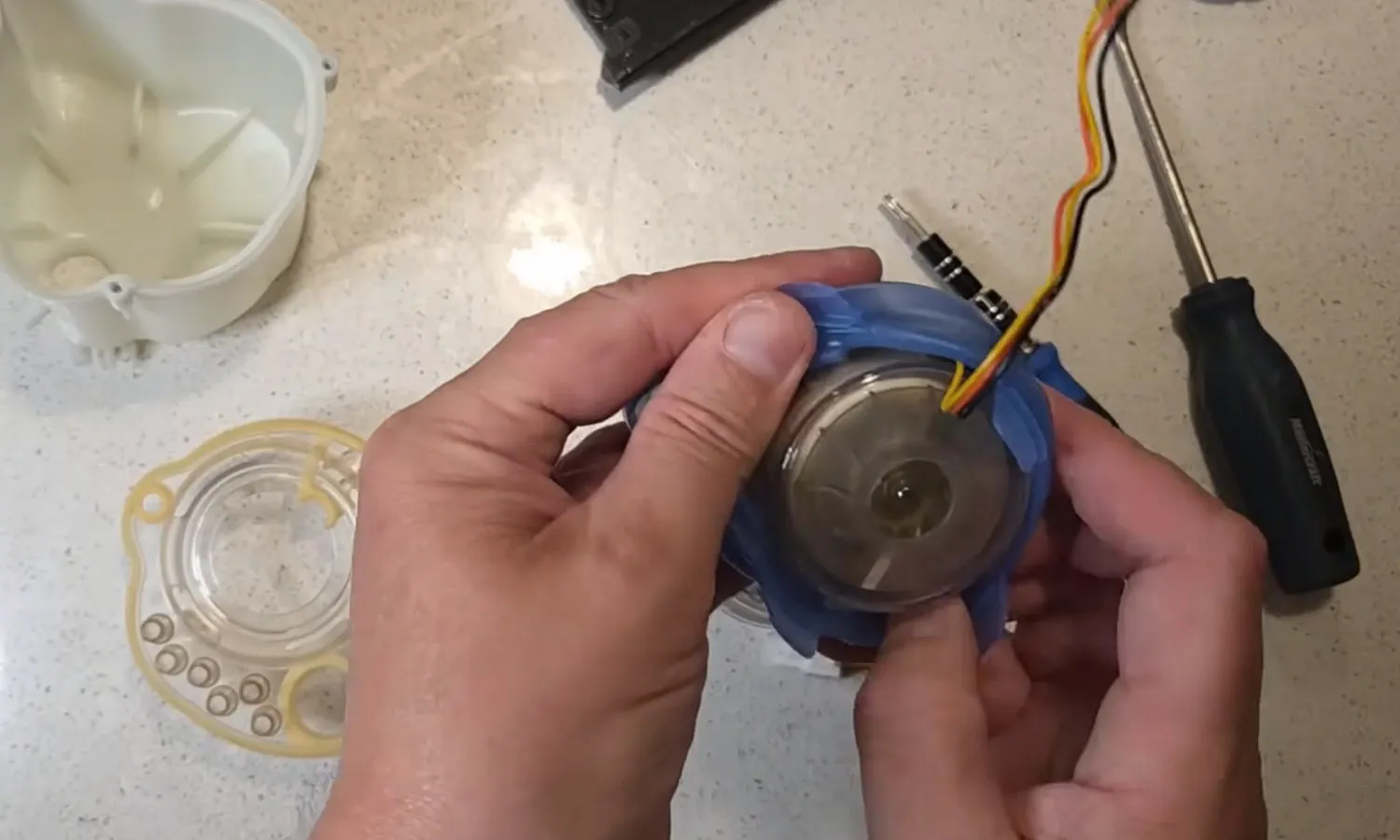 18 BA5060H24B-24V-CPAP-Blower-Direct-Replacement-for -ResMed-AirSense-10-AirSense-11-AirCurve-10-Remove-the-old-blower.webp 18 BA5060H24B-24V-CPAP-Blower-Direct-Replacement-for -ResMed-AirSense-10-AirSense-11-AirCurve-10-Remove-the-old-blower.webp